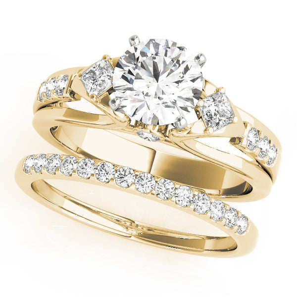 Vintage-Inspired Three-Stone Round Diamond Engagement Ring — 9K/18K Gold & Platinum