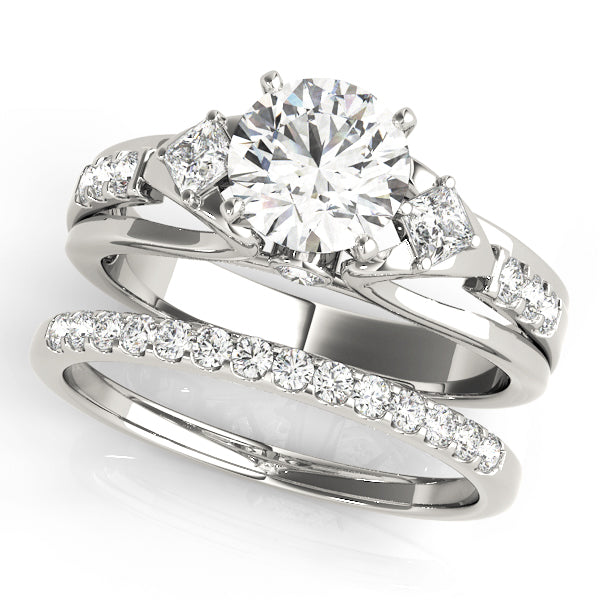 Vintage-Inspired Three-Stone Round Diamond Engagement Ring — 9K/18K Gold & Platinum