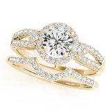 Bespoke Halo Round Diamond Engagement Ring — 9K/18K Gold & Platinum