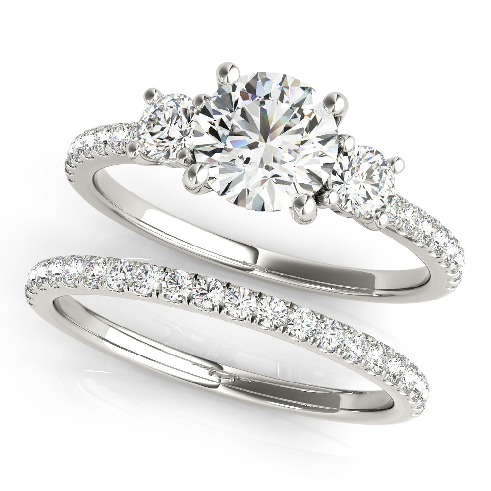 Exquisite Three-Stone Engagement Ring Round Diamond Engagement Ring — 9K/18K Gold & Platinum