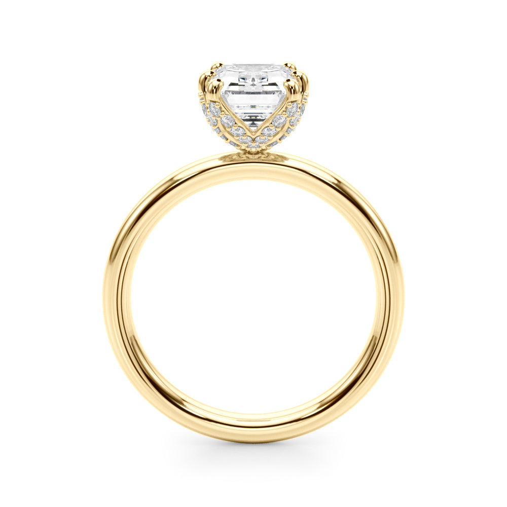 Dazzling Sidestone Emerald Diamond Engagement Ring — 9K/18K Gold & Platinum
