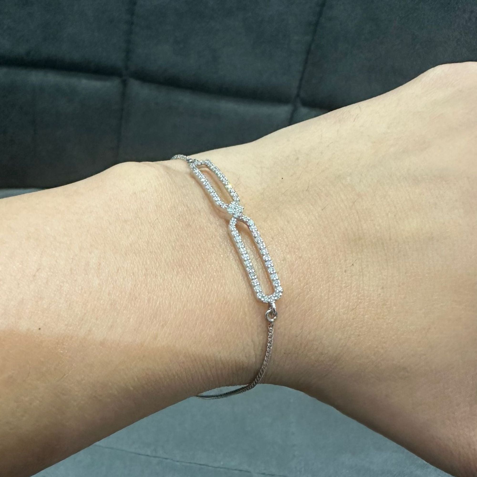 Armband mit Kette und Pavé-Fassung aus 9-karätigem Weißgold | Luxuriöser Damenschmuck