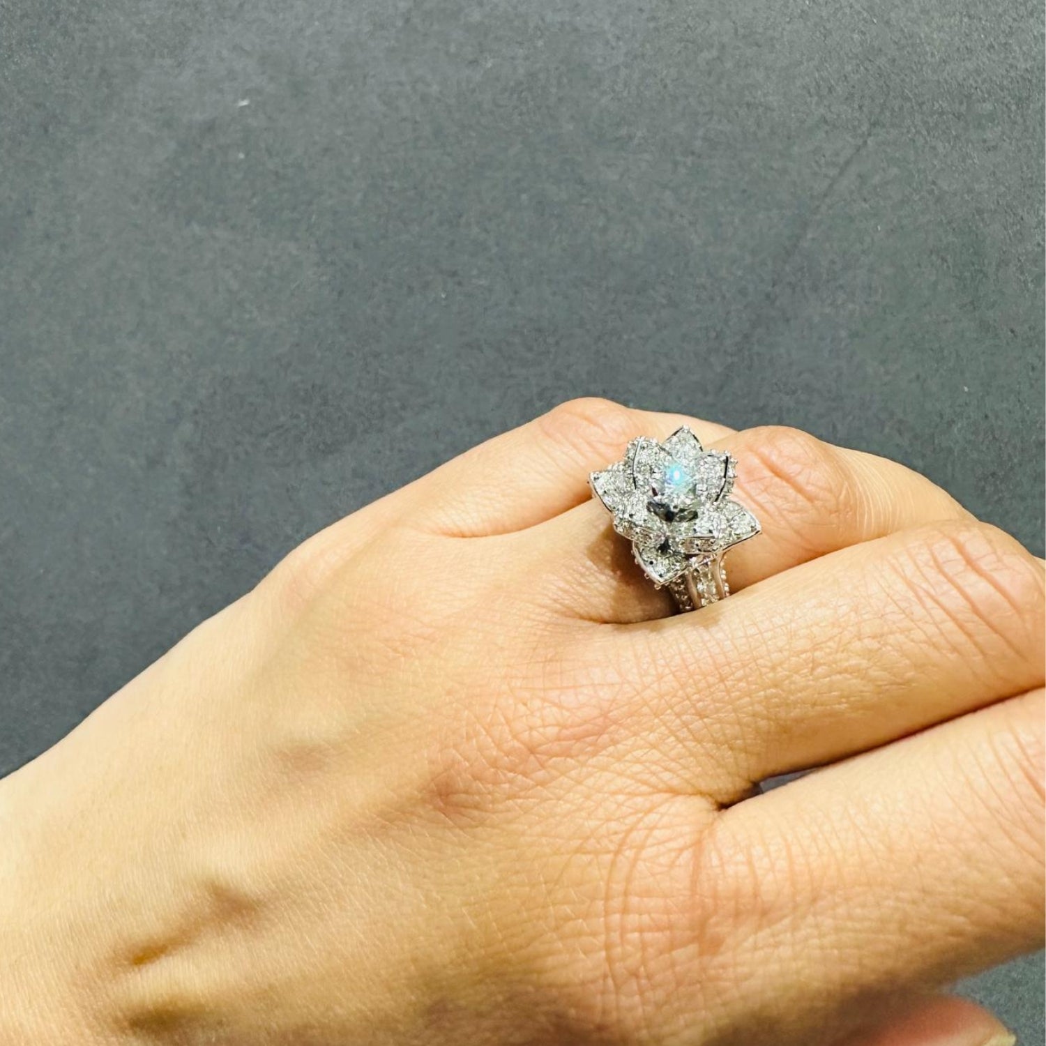 round cut diamond ring