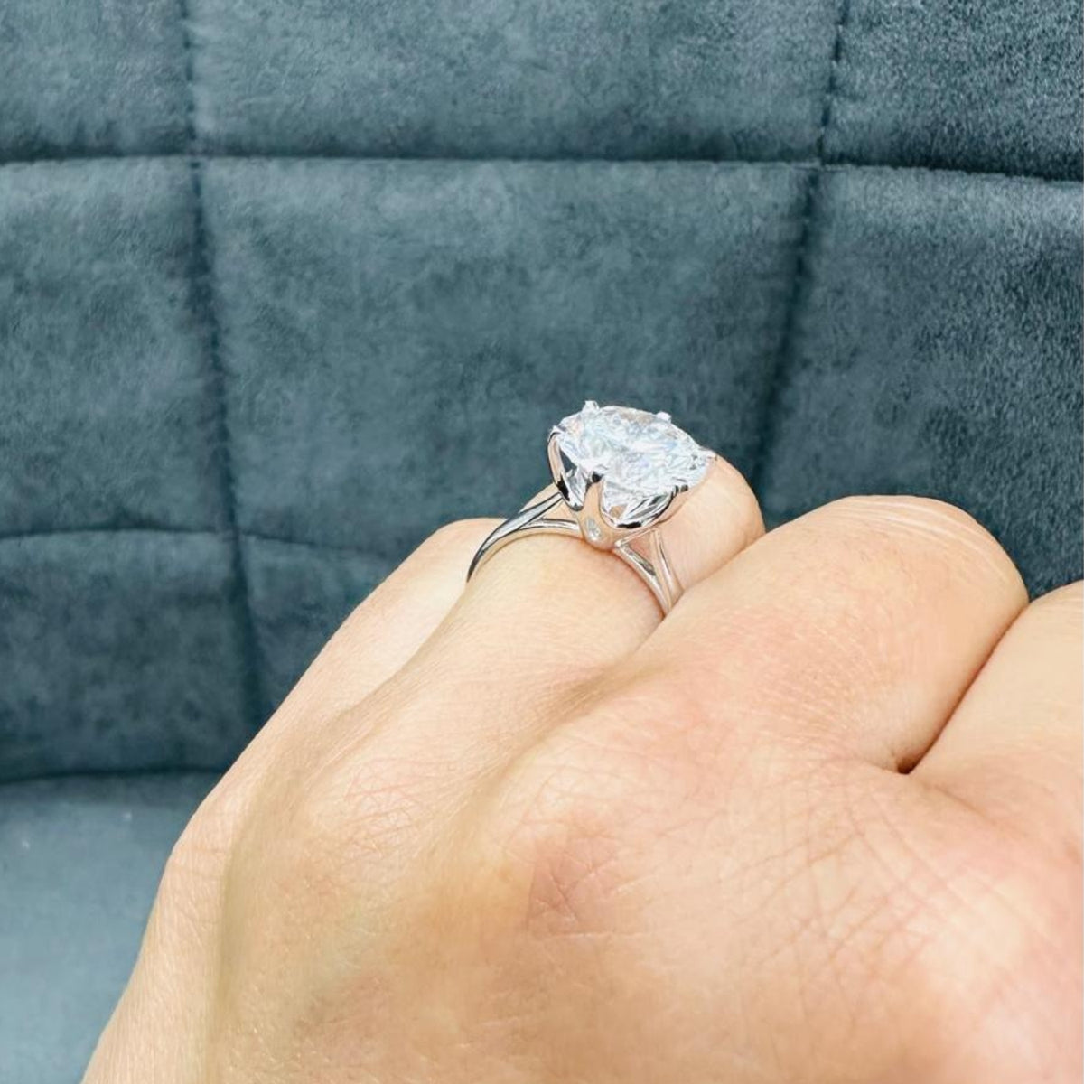 round lab grown diamond ring 