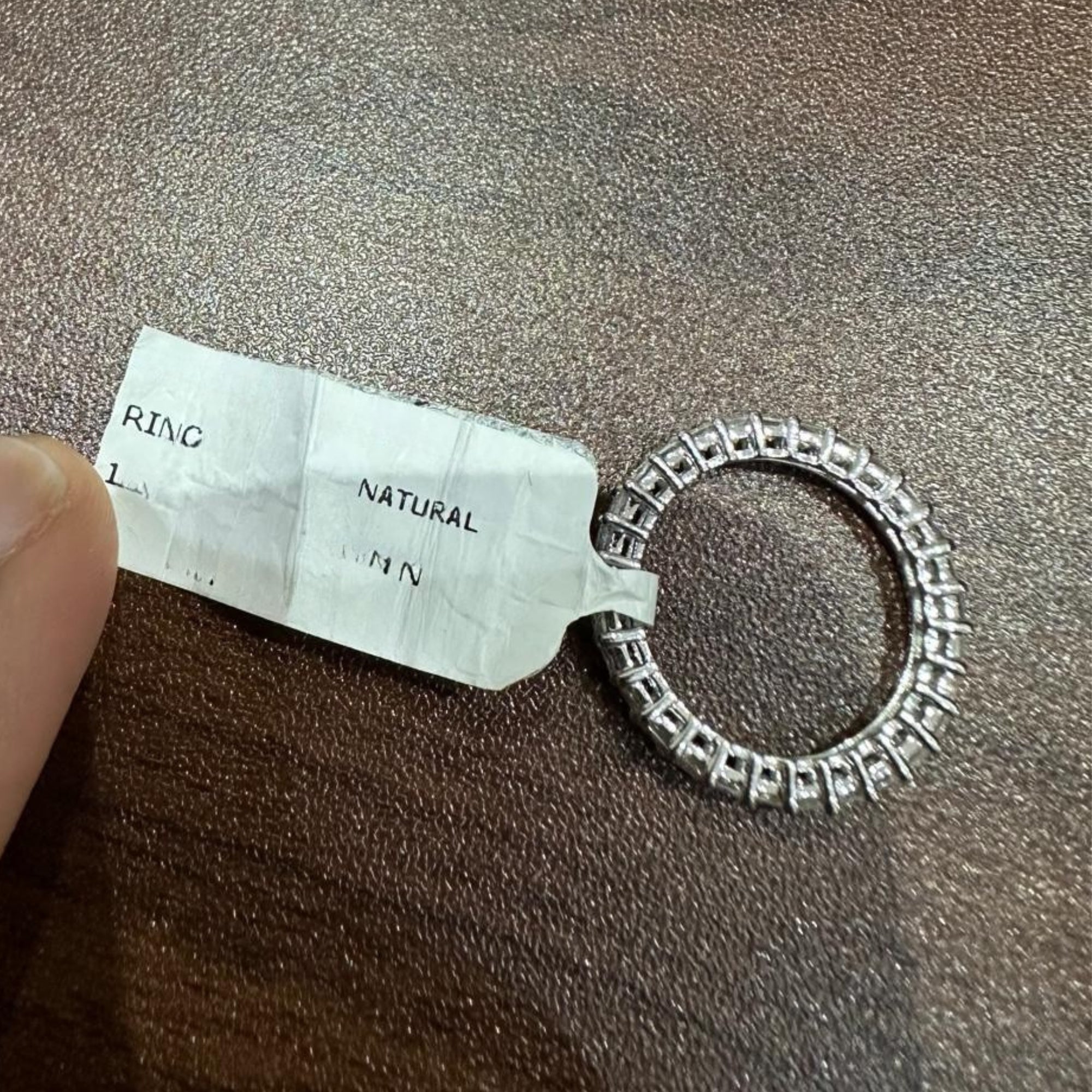 Bague de fiançailles en or blanc 18 carats avec diamant naturel taille princesse de 2,00 carats serti griffes