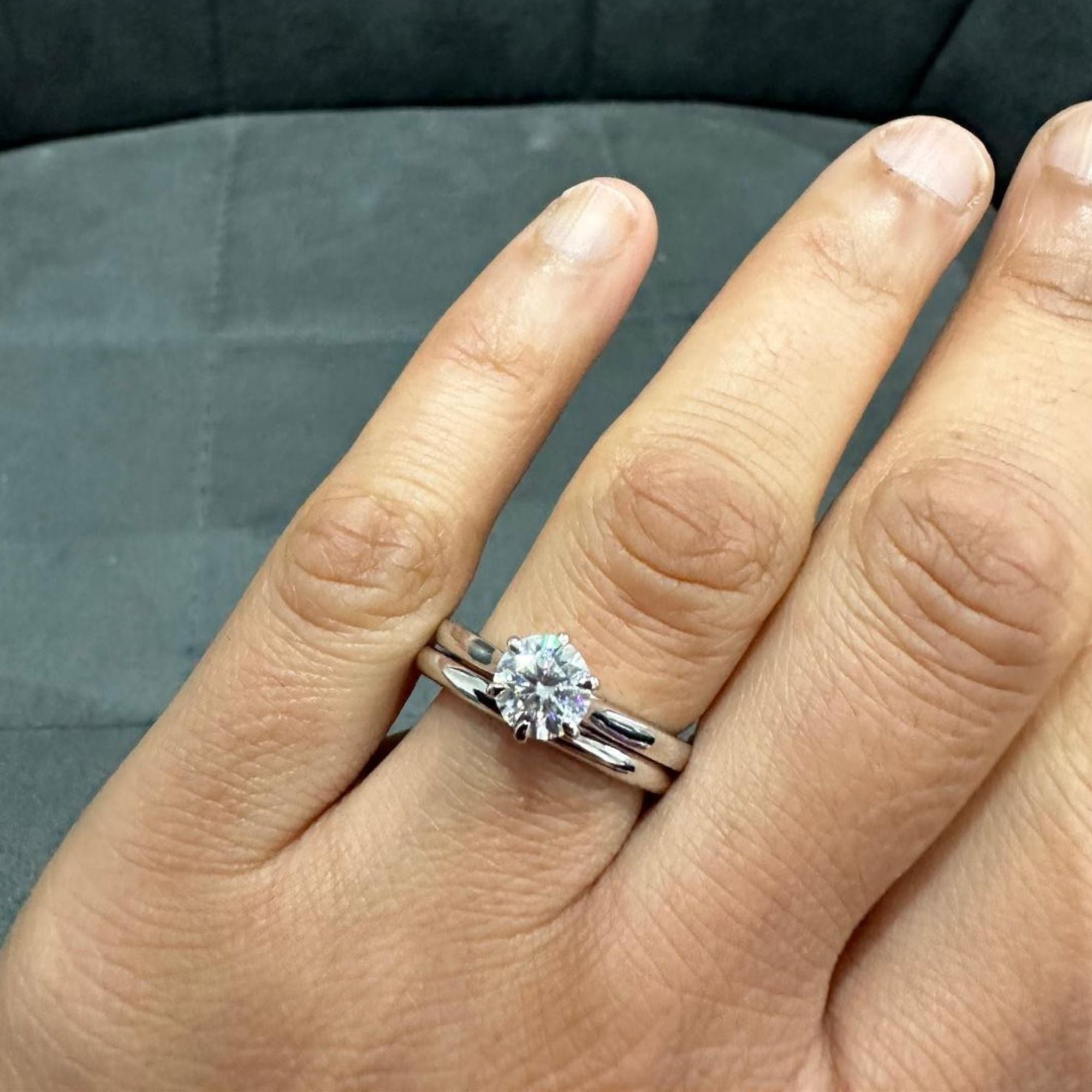 Solitär-Verlobungsring-Set mit 1,00 Karat, sechs Krappenfassung, gefertigt aus 9-karätigem Weißgold