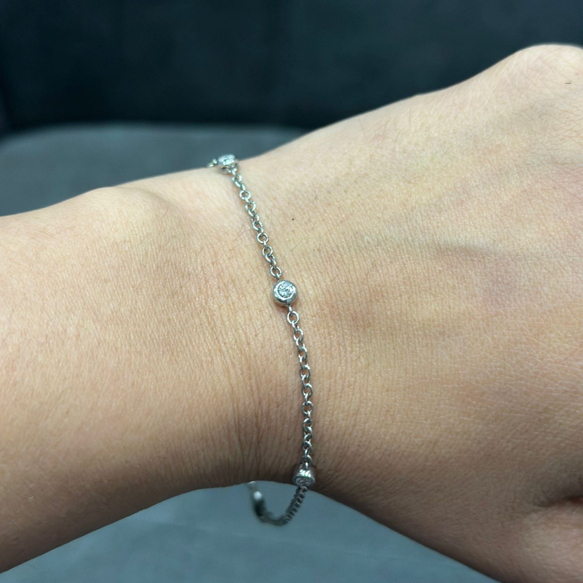 Bracelet en argent sterling 925 serti clos de diamants de laboratoire ronds