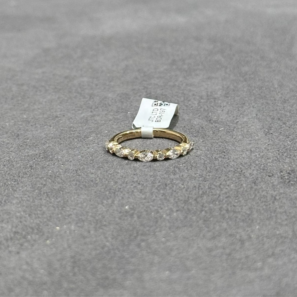 shared prong diamond ring