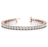 Bracelet de tennis pour femme en or et platine, orné de diamants de laboratoire taille ronde délicate.