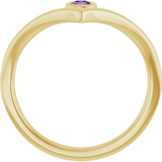 Round Amethyst Solitaire Ring in Yellow Gold