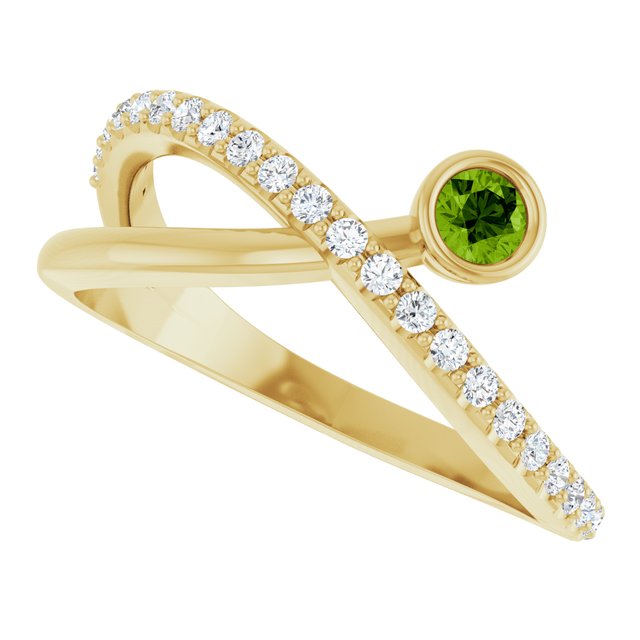 Round Peridot Accented Ring with Diamond Accents in Yellow Gold