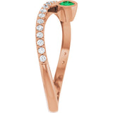 Round Emerald Accented Ring with Diamond Accents in Rose Gold