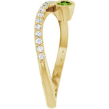Round Peridot Accented Ring with Diamond Accents in Yellow Gold