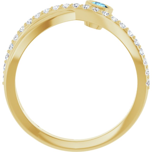 Round Aquamarine Accented Ring with Diamond Accents in Yellow Gold