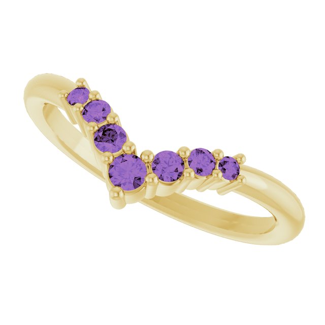 Round Amethyst Accented Ring in Yellow Gold