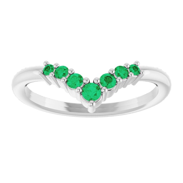 Round Emerald Accented Ring in Platinum