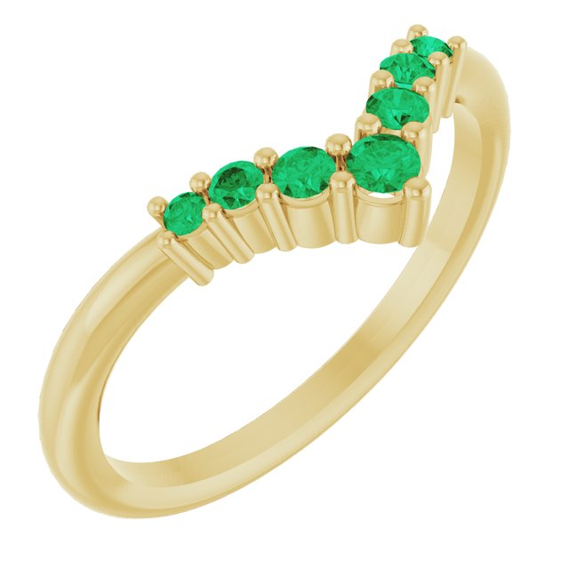 Round Emerald Accented Ring in Yellow Gold
