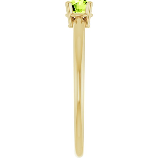 Round Peridot Solitaire Ring in Yellow Gold