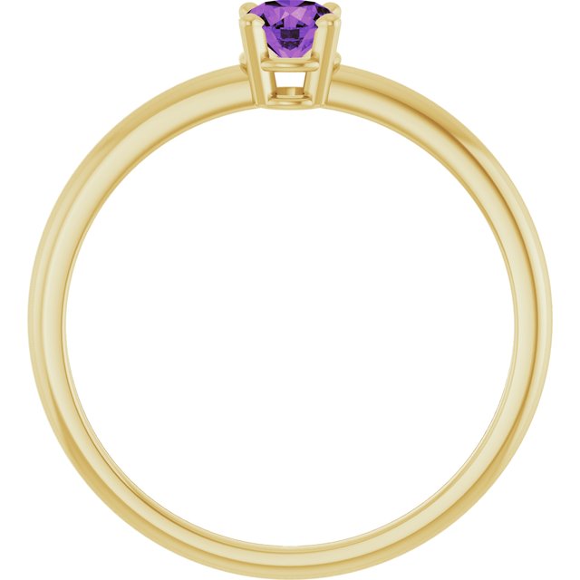 Round Amethyst Solitaire Ring in Yellow Gold