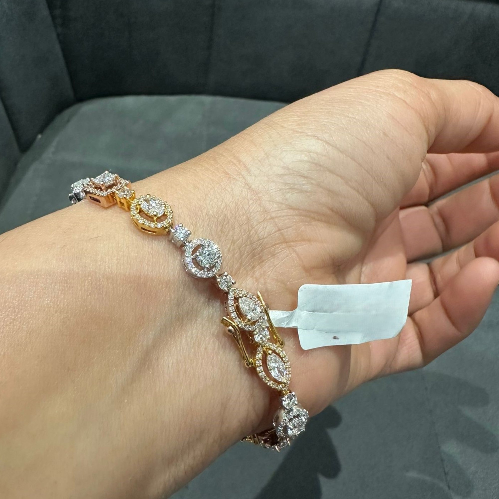 Bracelet en or massif 14 carats serti de diamants naturels de forme fantaisie (6,00 carats) | Bijoux de luxe