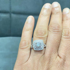 Round Lab Diamond Halo Engagement Ring - in 925 Silver - DE/VS