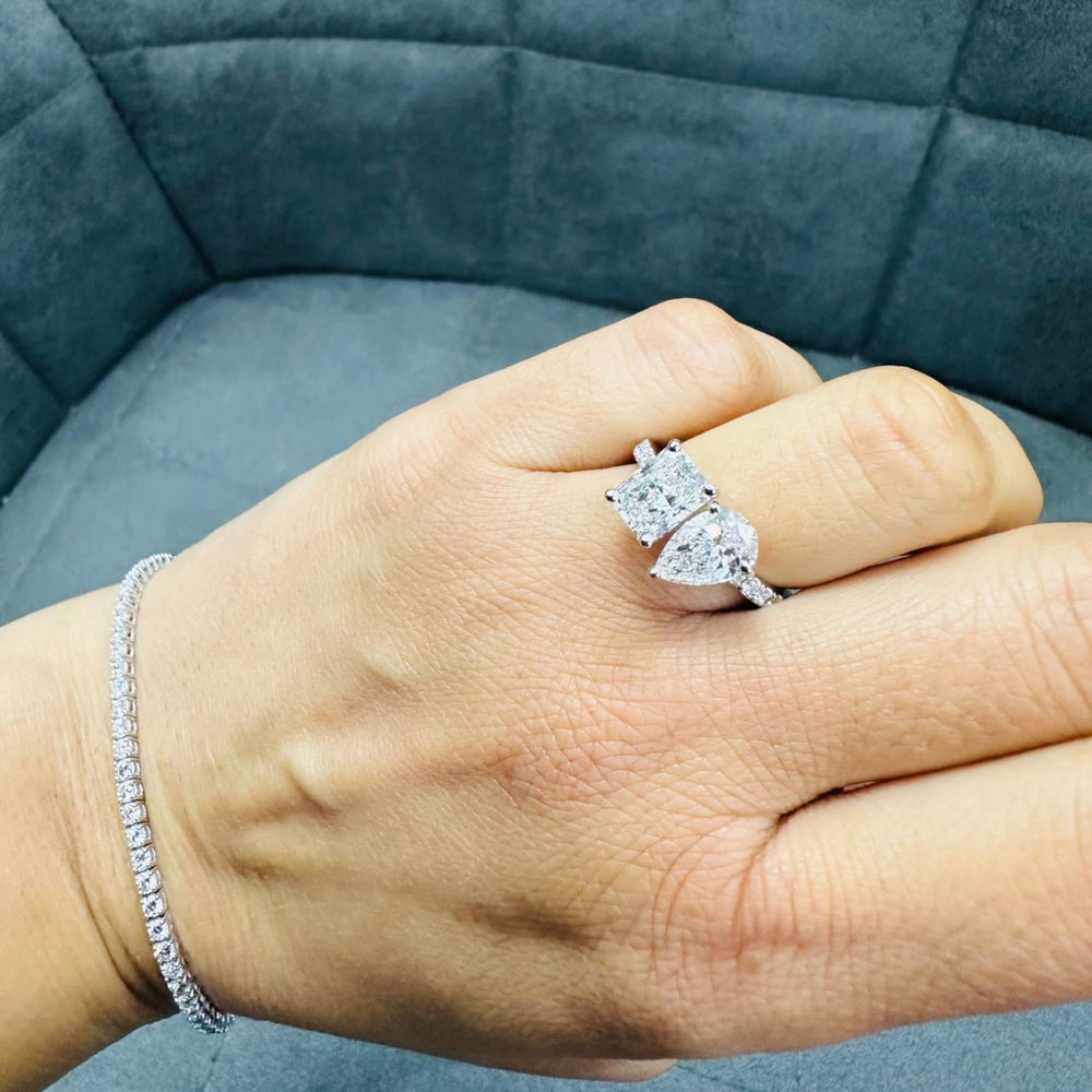 Radiant pear lab diamond toi et moi ring Luxury two stone diamond ring