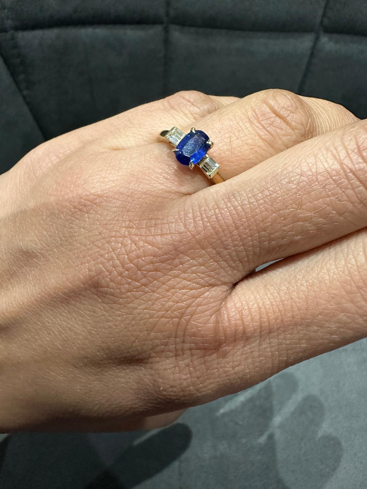 9K Yellow Gold Prong Set Three Stone Natural Saphire Oval Diamond Ring