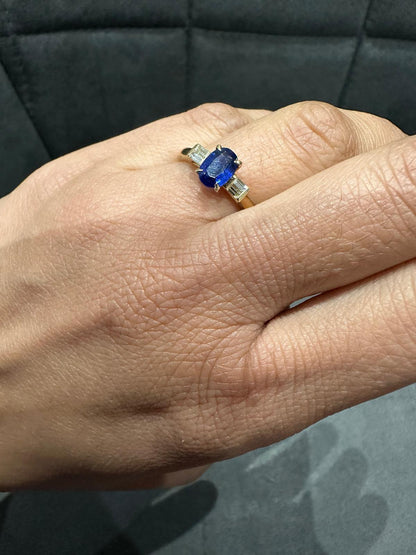 9K Yellow Gold Prong Set Three Stone Natural Saphire Oval Diamond Ring