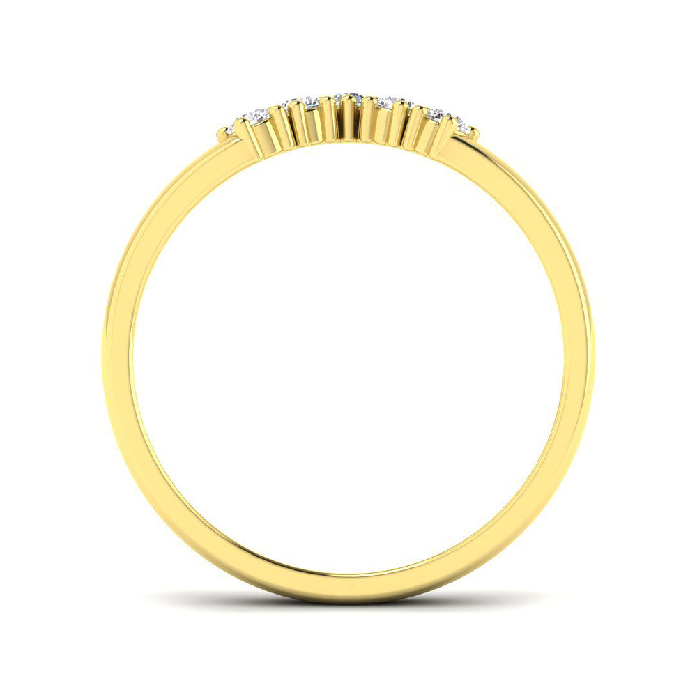 Elegant curved diamond ring in gold