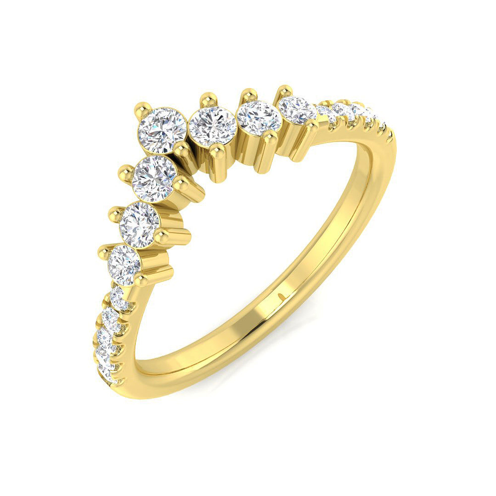 Elegant graduated chevron diamond ring