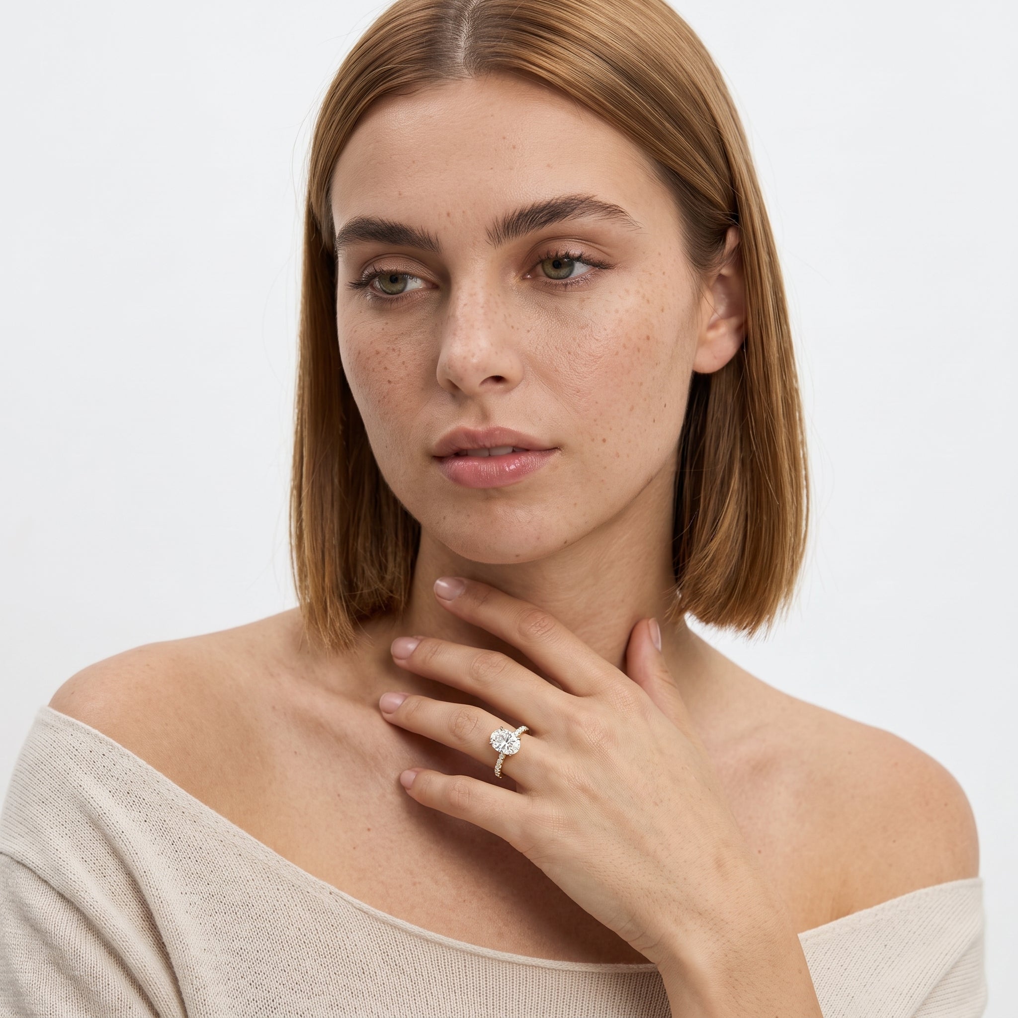 Noble Ov Center Oval Diamond Engagement Ring — 9K/18K Gold & Platinum