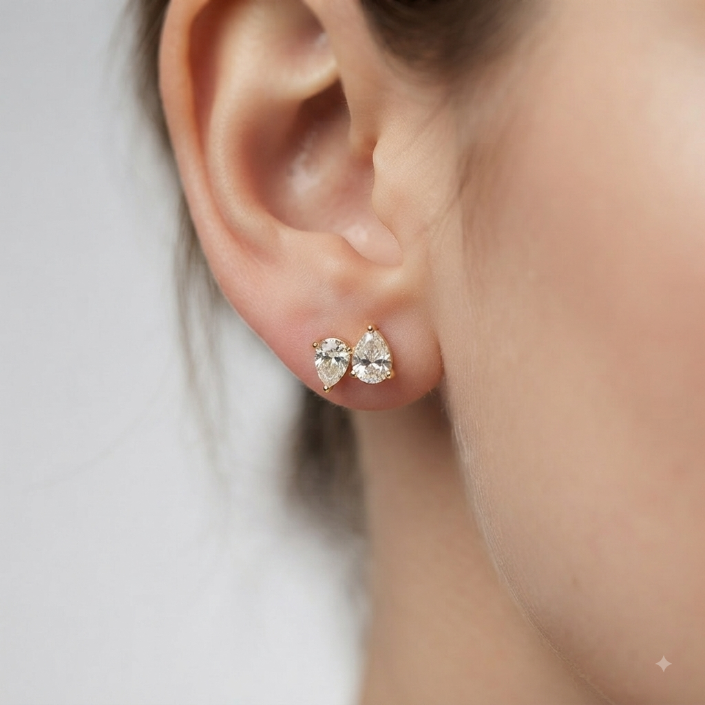 Stud Earrings with Pear Cut Diamond Toi et Moi Cluster - 1ct Gold