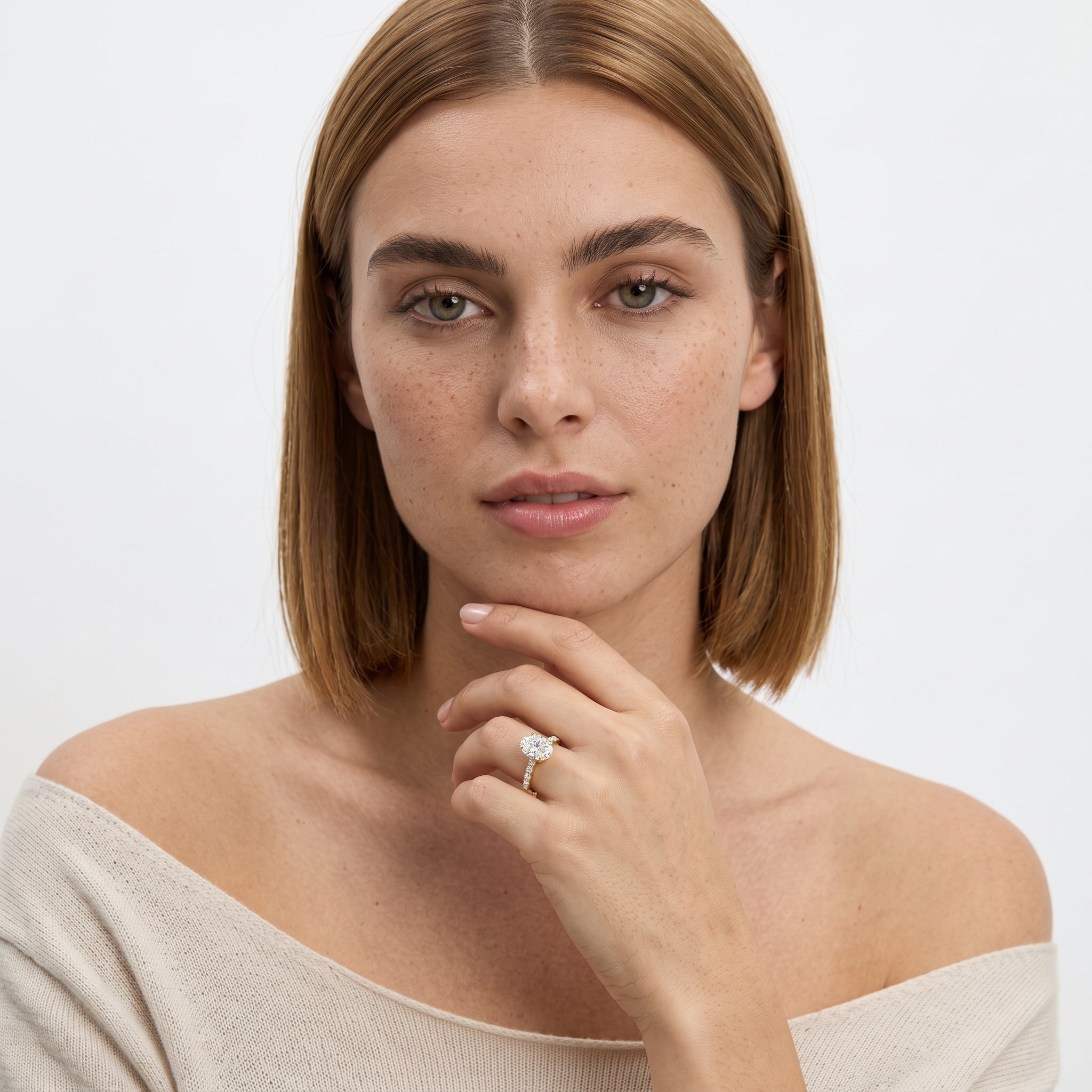 Noble Ov Center Oval Diamond Engagement Ring — 9K/18K Gold & Platinum