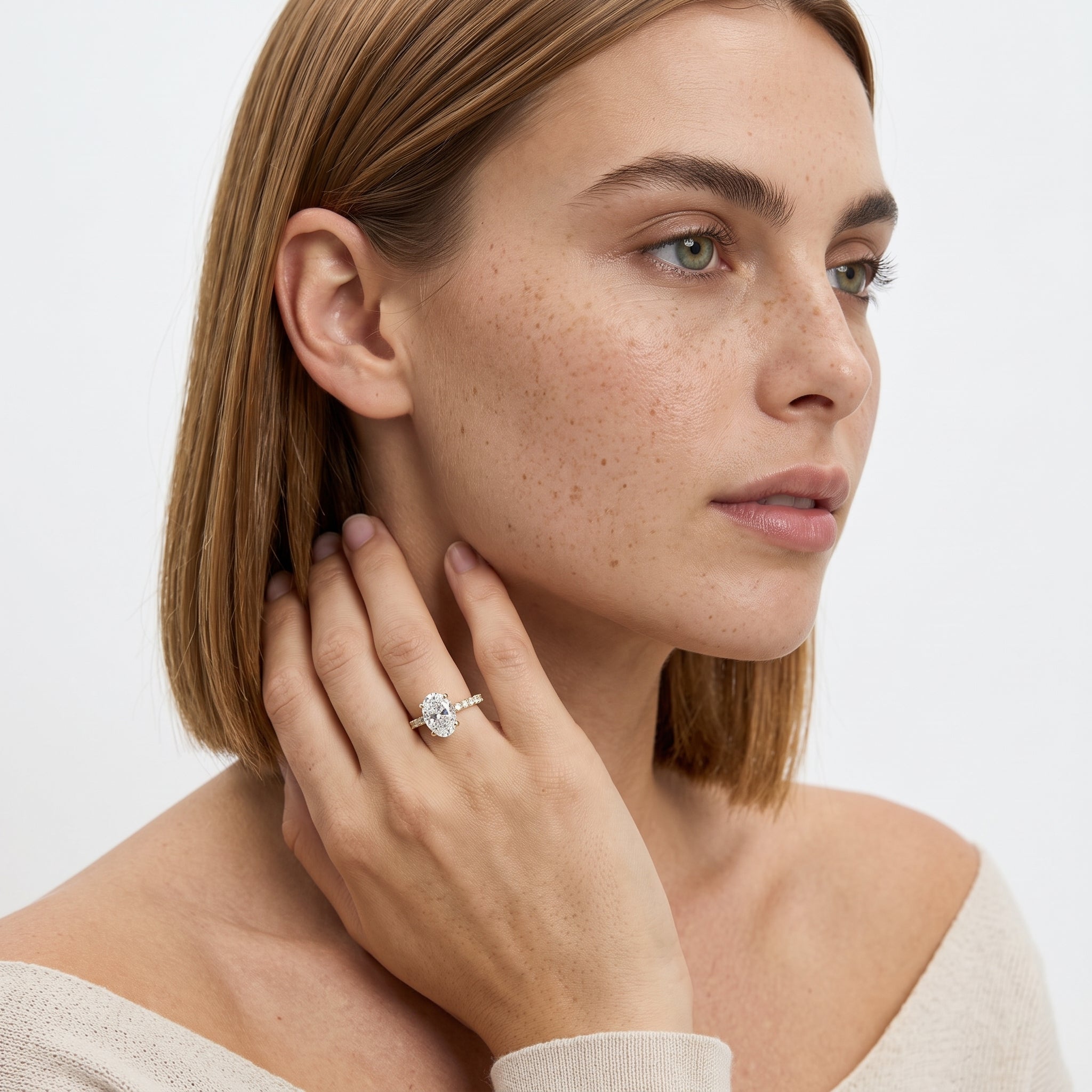 Noble Ov Center Oval Diamond Engagement Ring — 9K/18K Gold & Platinum