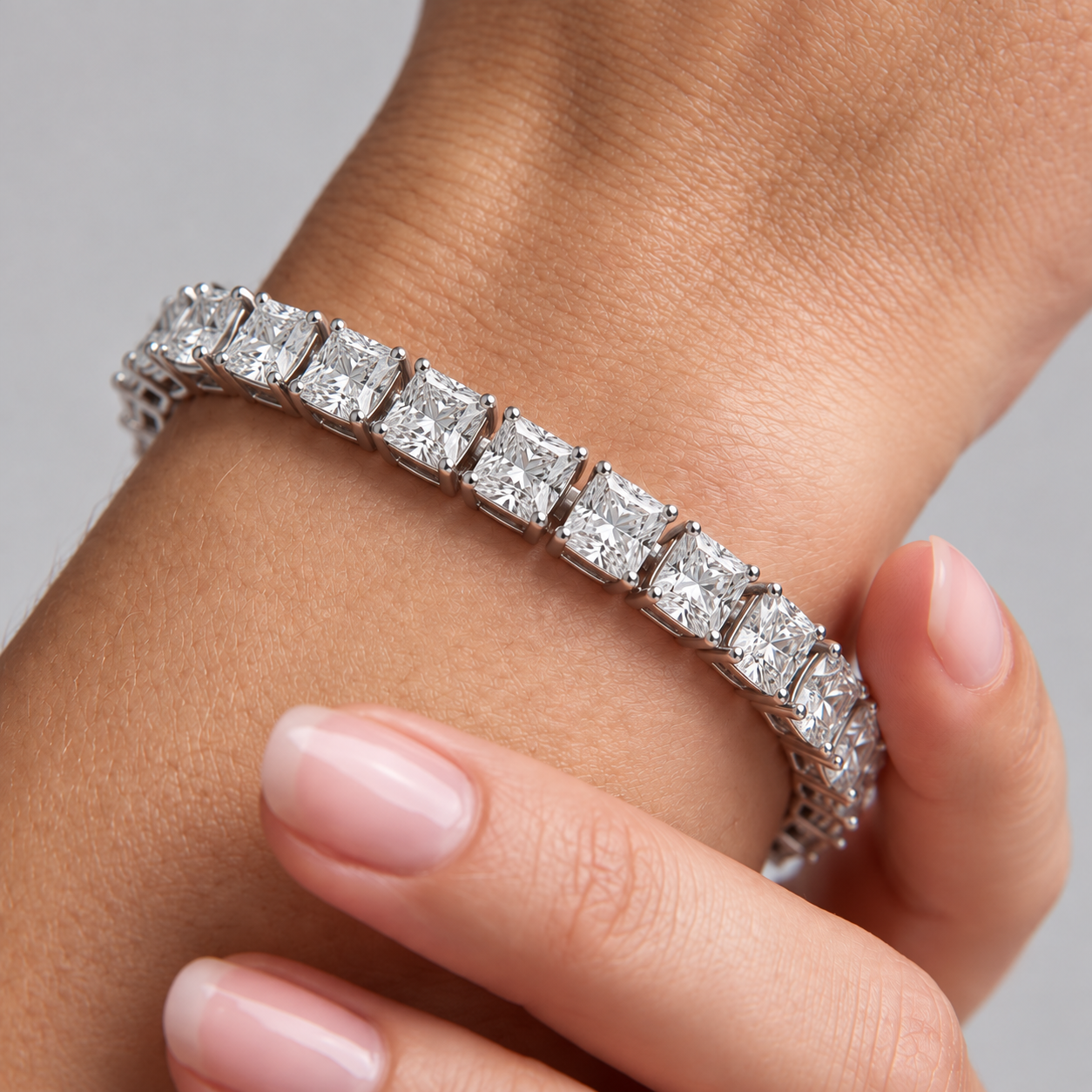 28.50 Carat D-E/VS Lab Grown Princess Diamond Tennis Bracelet Platinum Ready To Ship