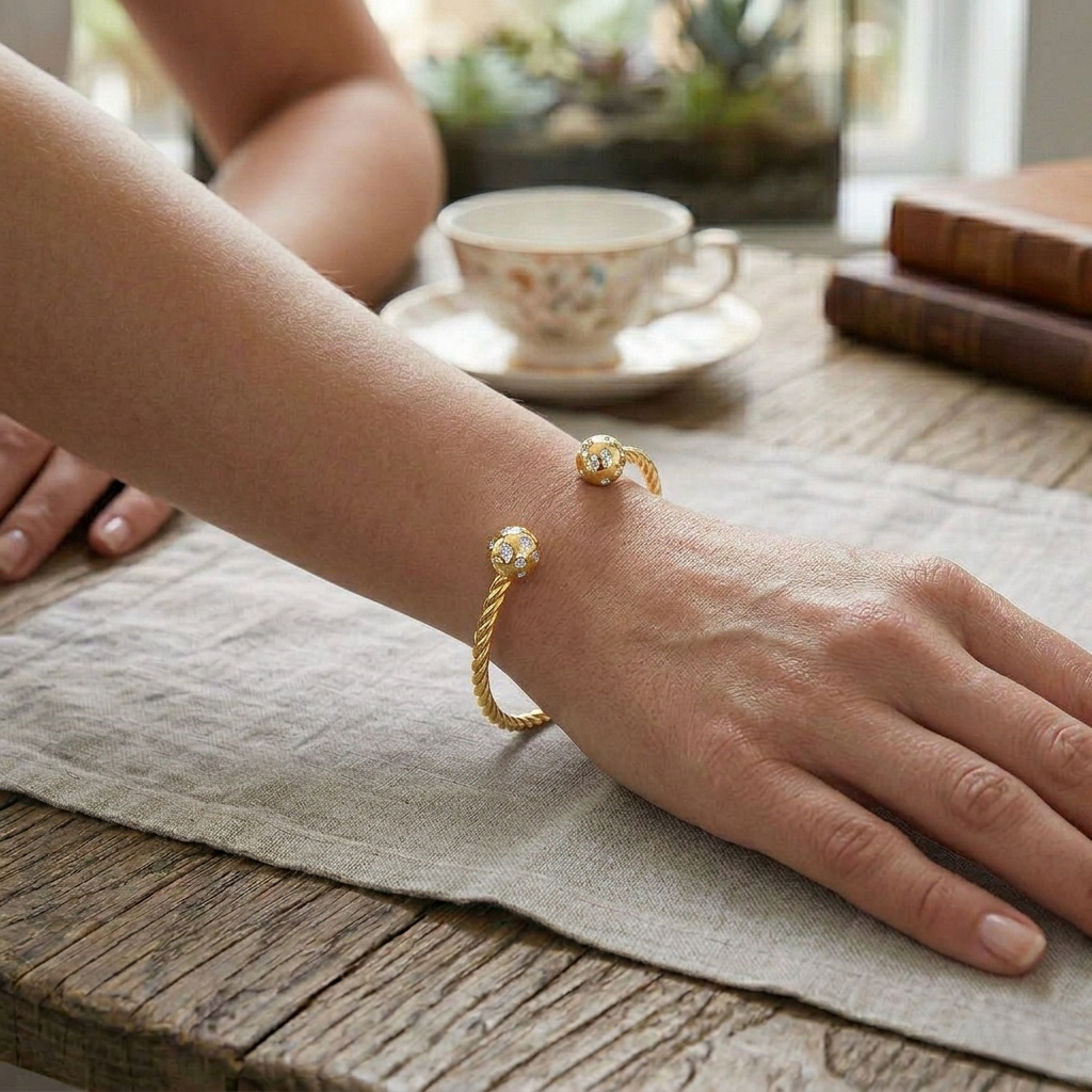Bracelet de tennis de luxe en or et platine, serti de diamants ronds.