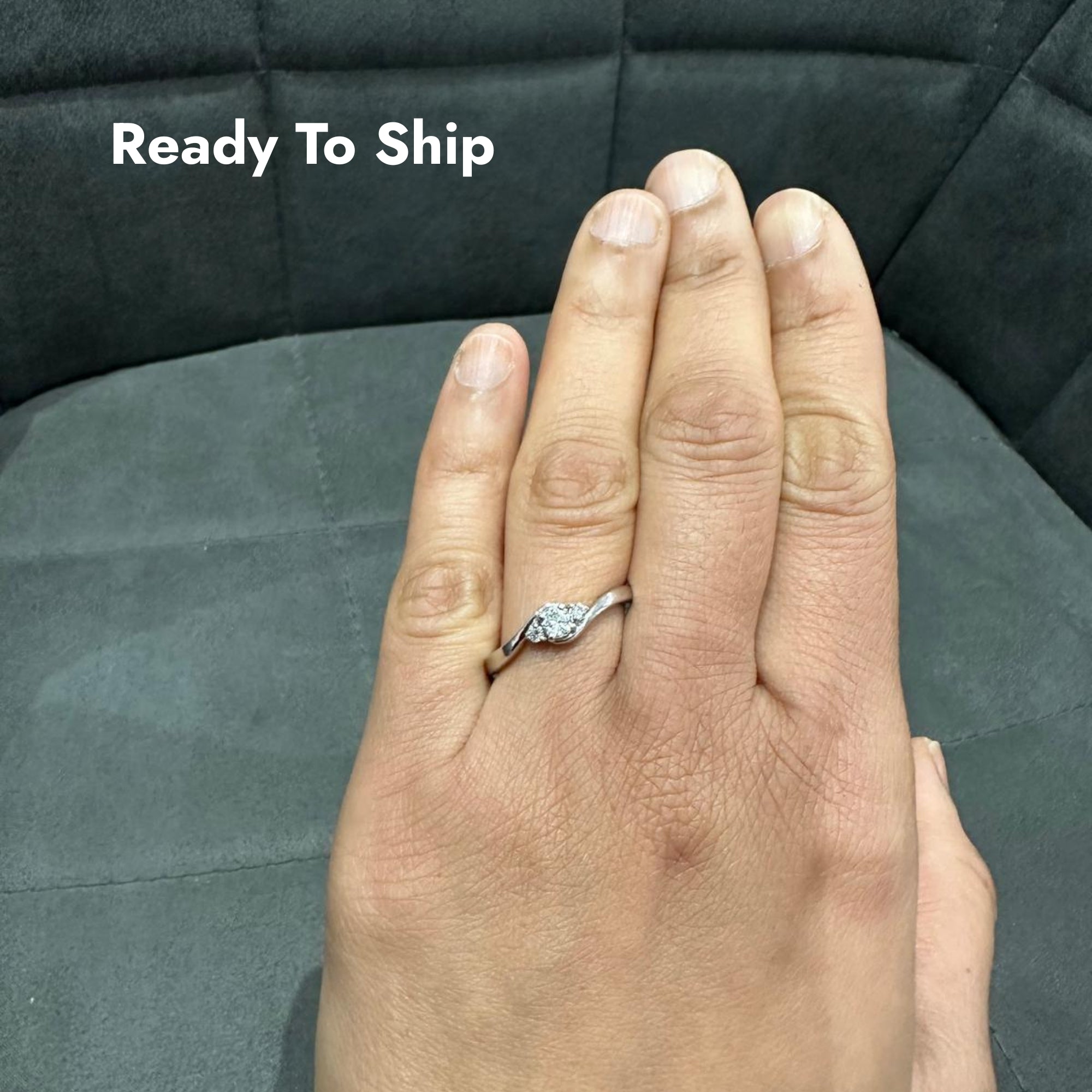 Minimalistischer runder Labordiamantring aus 925er Silber, perfekt als Geschenk