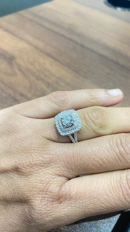 Round Lab Diamond Halo Engagement Ring - in 925 Silver - DE/VS