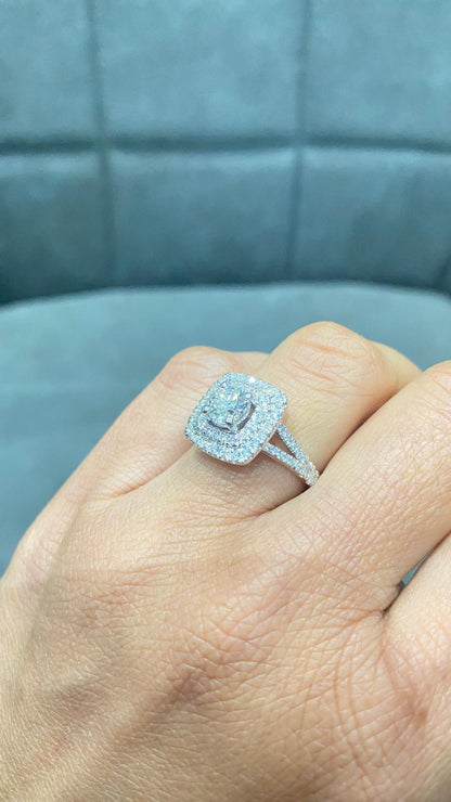 Round Lab Diamond Halo Engagement Ring - in 925 Silver - DE/VS