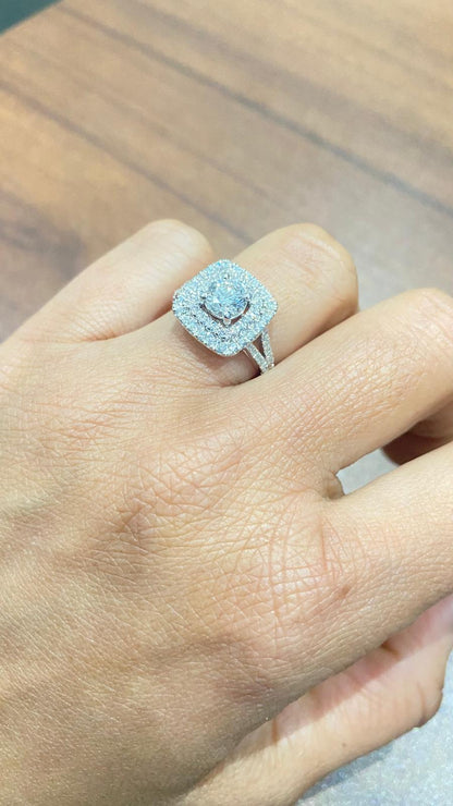 Round Lab Diamond Halo Engagement Ring - in 925 Silver - DE/VS