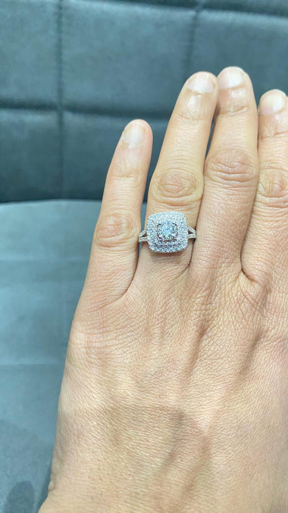 Round Lab Diamond Halo Engagement Ring - in 925 Silver - DE/VS