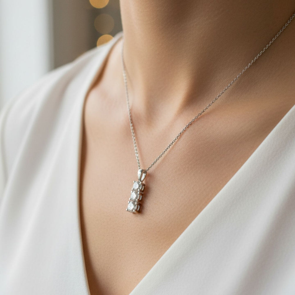 UK Made Round Diamond Drop Pendant for Women – Certified D-E/VS Lab Grown Diamond