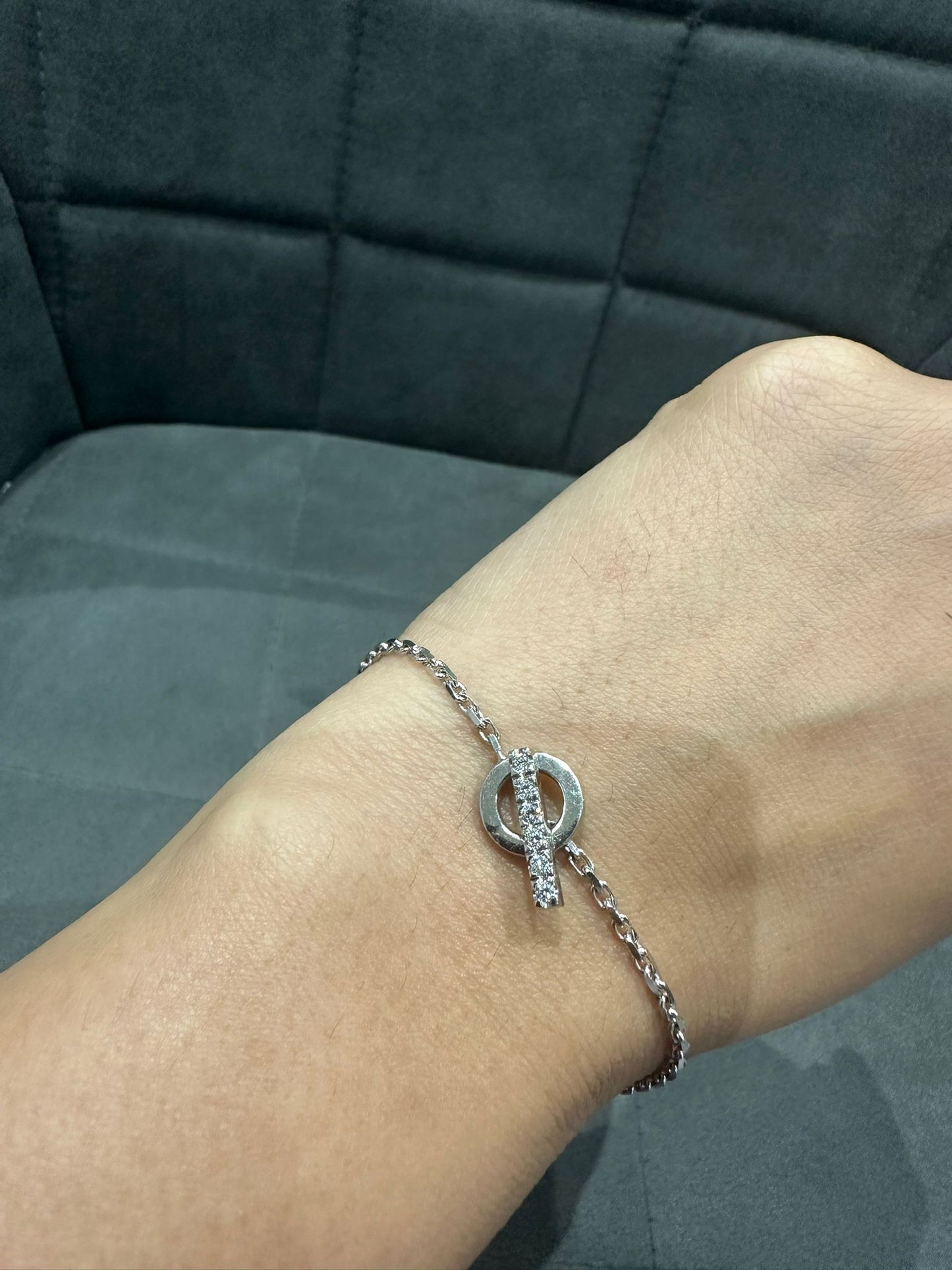 Round Natural Diamond Toggle Bracelet in Platinum for Women | Luxury Jewelry