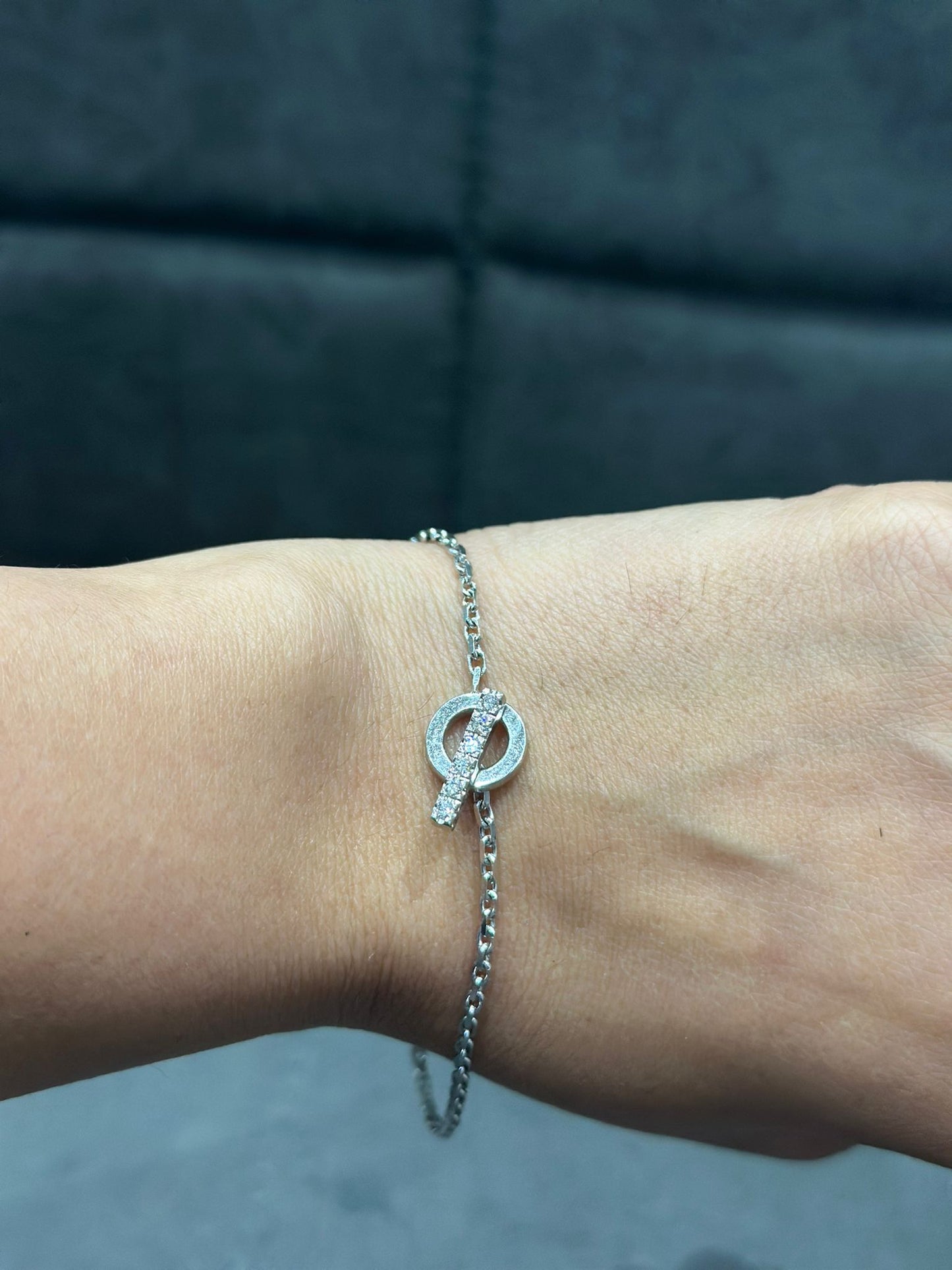 Round Natural Diamond Toggle Bracelet in Platinum for Women | Luxury Jewelry