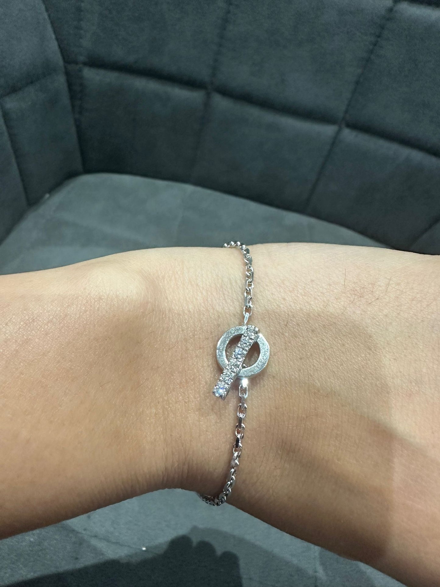 Round Natural Diamond Toggle Bracelet in Platinum for Women | Luxury Jewelry