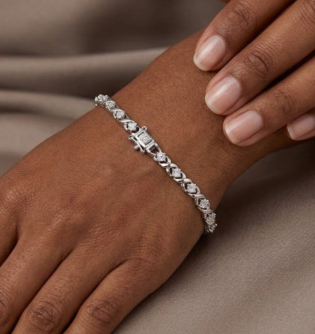 Diamond Kisses Bracelet With 0.05ct Set in 925 Silver
