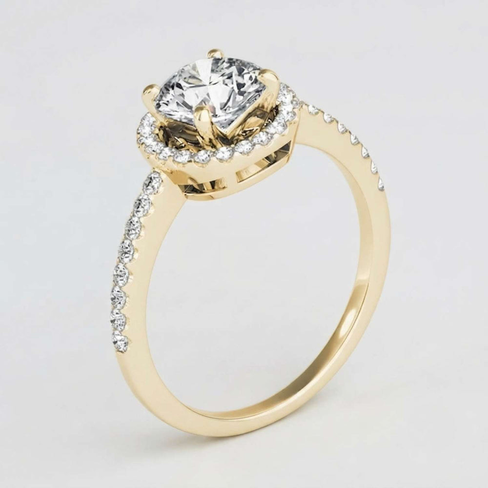 High-resolution macro shot of a DE colour VS clarity round brilliant-cut lab diamond.