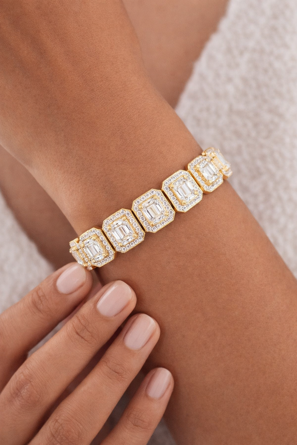 9K White Gold Natural Diamond 7.20Ct Emerald Style Bracelet | Baguette & Round Cut