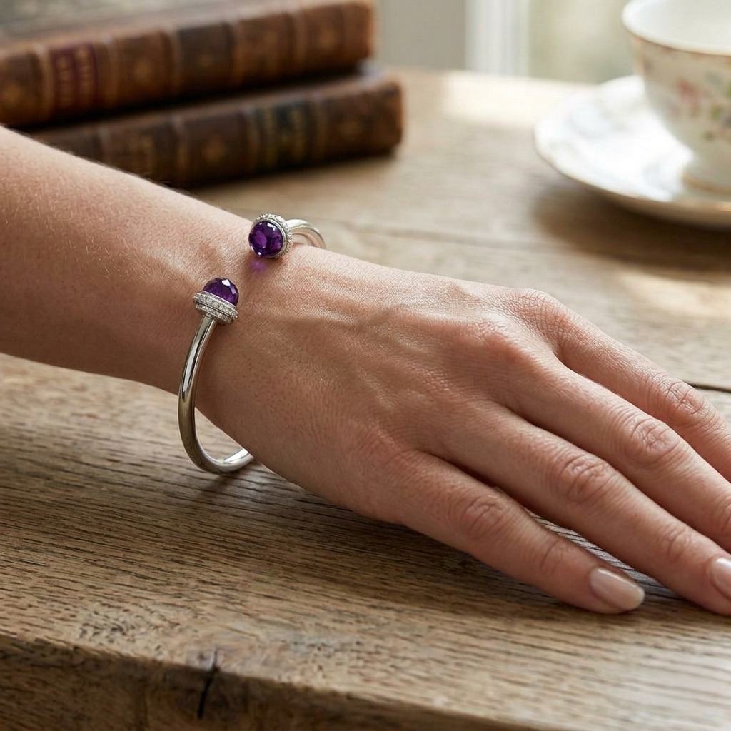 Bracelet de tennis de luxe en or et platine, serti de diamants ronds.