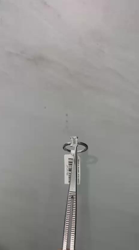 Alliance solitaire à six griffes de 1,0 carat en or blanc 9 carats